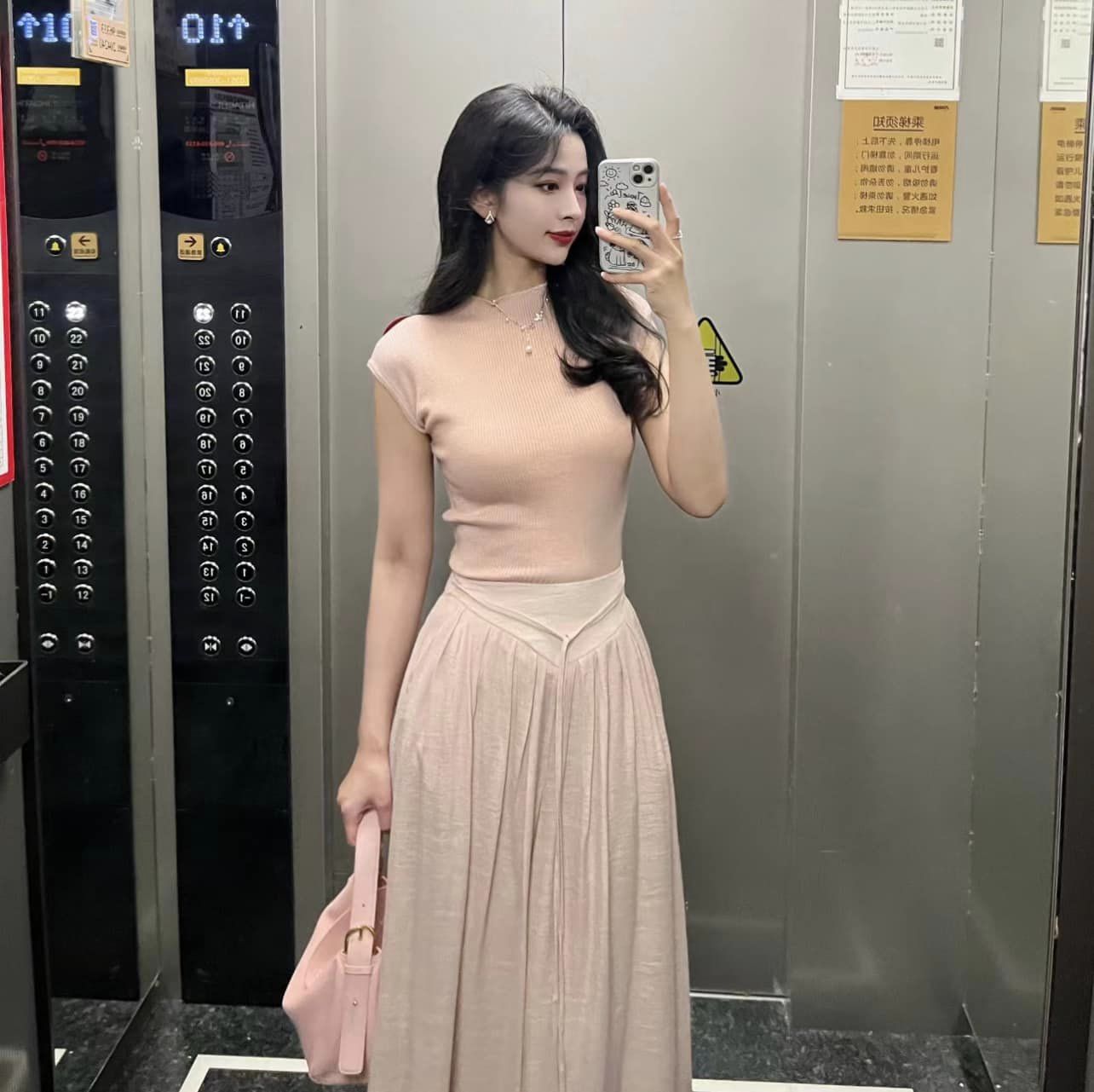 Biến hóa trang phục công sở từ chính những gam màu nhạt nhòa nhất-9