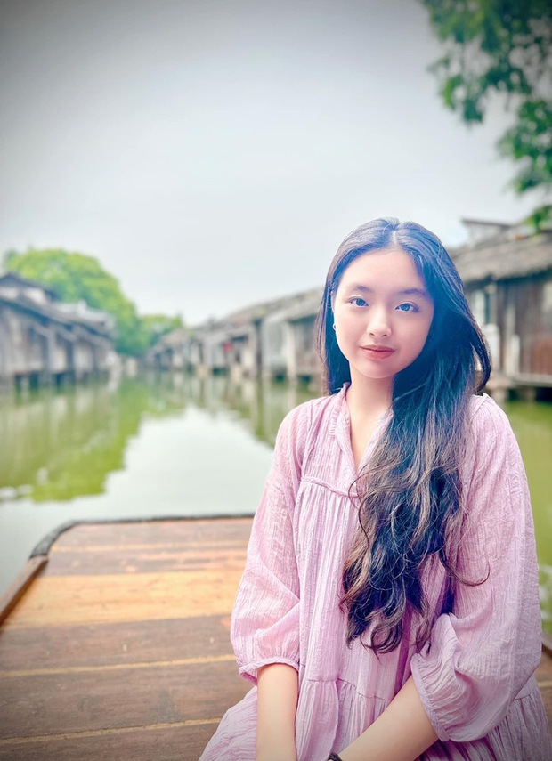 Con gái cựu mẫu Thúy Hạnh khoe nhan sắc trong veo ở tuổi 15-2