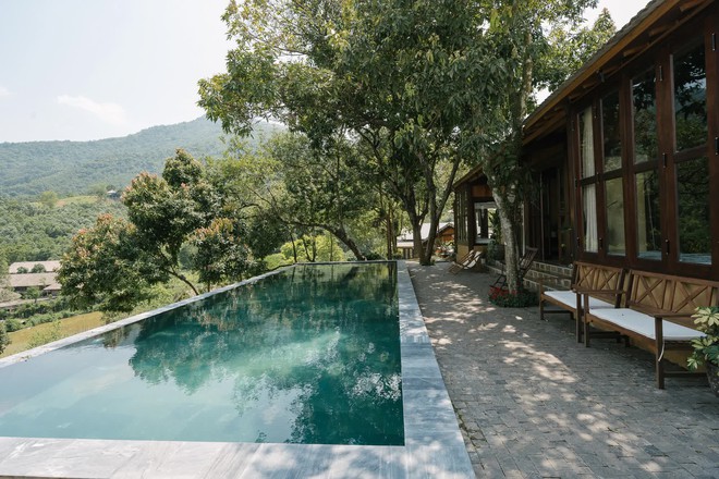 Căn nhà gỗ nằm trên triền đồi thơ mộng ở vùng ngoại ô Hà Nội, được lấy cảm hứng từ tên của cô con gái nhỏ-3