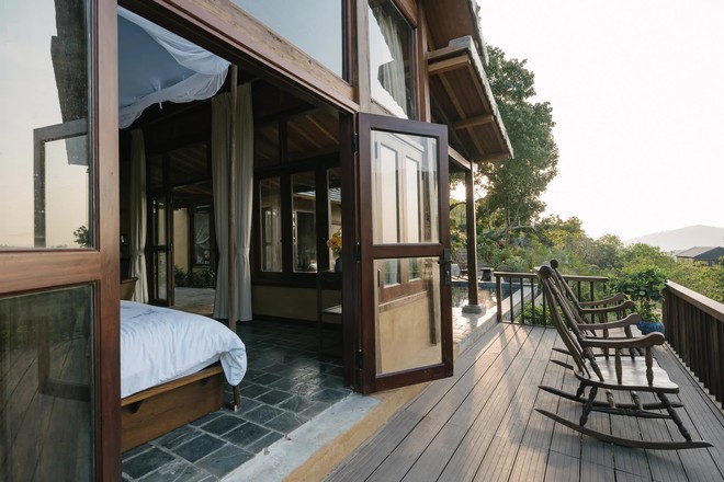 Căn nhà gỗ nằm trên triền đồi thơ mộng ở vùng ngoại ô Hà Nội, được lấy cảm hứng từ tên của cô con gái nhỏ-11