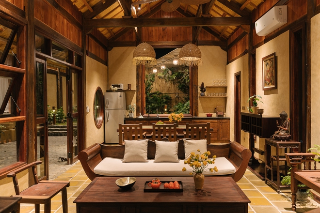 Căn nhà gỗ nằm trên triền đồi thơ mộng ở vùng ngoại ô Hà Nội, được lấy cảm hứng từ tên của cô con gái nhỏ-13