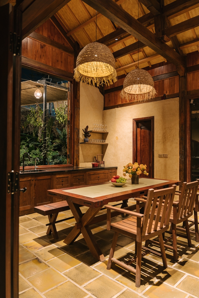 Căn nhà gỗ nằm trên triền đồi thơ mộng ở vùng ngoại ô Hà Nội, được lấy cảm hứng từ tên của cô con gái nhỏ-14