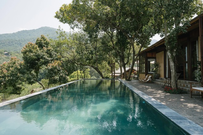 Căn nhà gỗ nằm trên triền đồi thơ mộng ở vùng ngoại ô Hà Nội, được lấy cảm hứng từ tên của cô con gái nhỏ-17