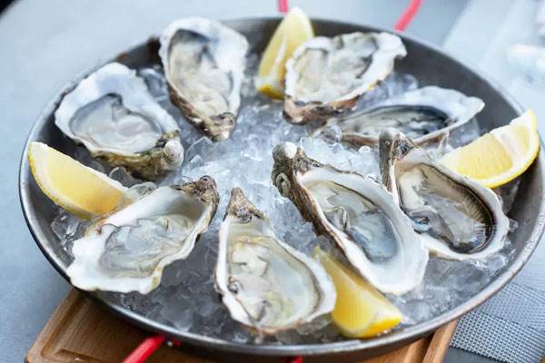 Người đàn ông chết sau khi ăn hàu sống vài ngày-2