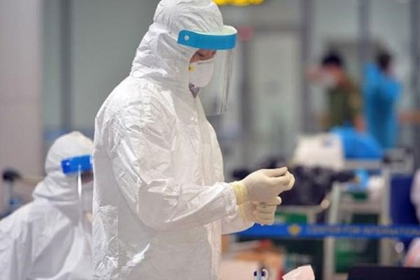 Bác sĩ bật dậy vì tiếng kêu thất thanh lúc nửa đêm của vợ bệnh nhân-2