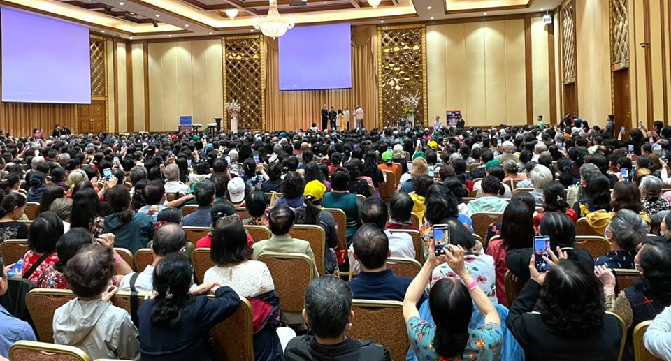 Đang ngồi xe lăn bỗng đi lại: Có thực năng lượng gốc chữa ung thư, bại liệt?-3