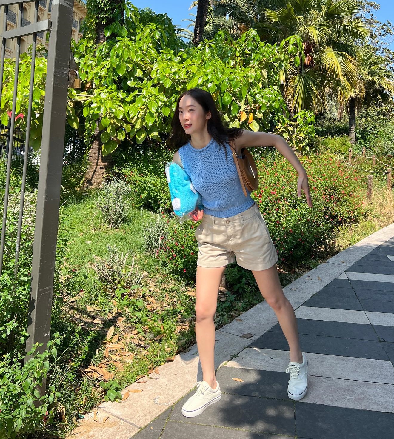 10 set đồ du lịch cực ăn ảnh của sao Hàn-9