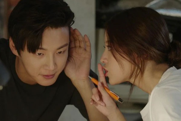 Phát hiện sự thật gây sốc về người vợ mới cưới sau khi khó quan hệ thân mật-2