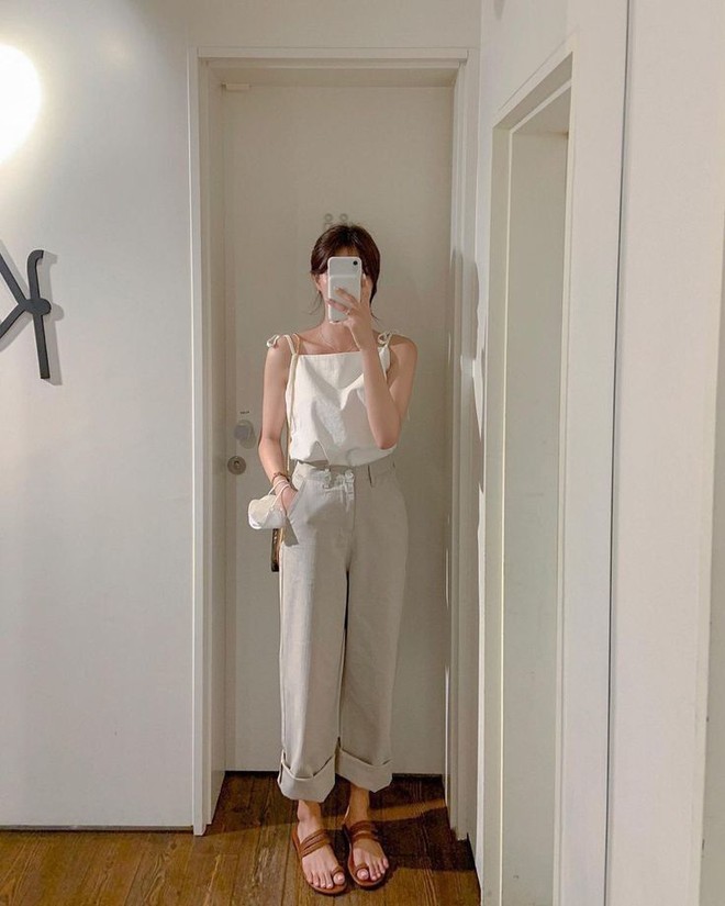 4 kiểu áo 2 dây mà bạn nên sắm hè này-7