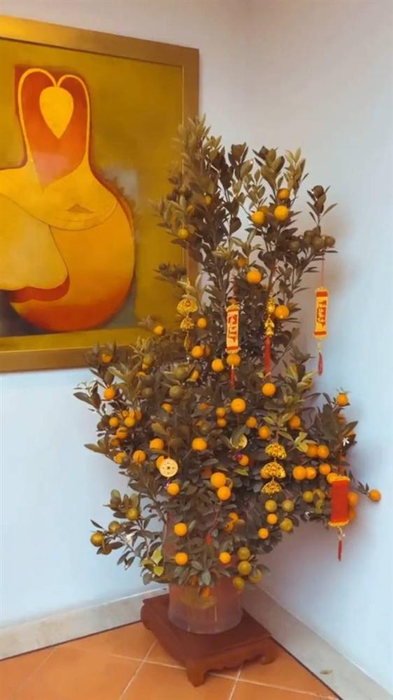 Phu nhân tập đoàn nghìn tỷ gây sốt khi lấy túi xách hàng trăm triệu đựng bỉm cho con, hiếm hoi tiết lộ góc biệt thự xa hoa-6