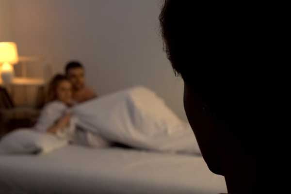 Lời kể của nhân viên tổng đài lừa đảo: Thấp thỏm sợ bị bắt, nhận lương 7 triệu vẫn cắn răng làm vì một lý do cay đắng-3