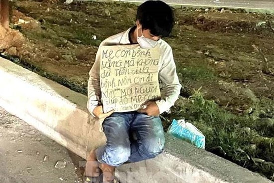 Sự thật bất ngờ về người ôm biển 