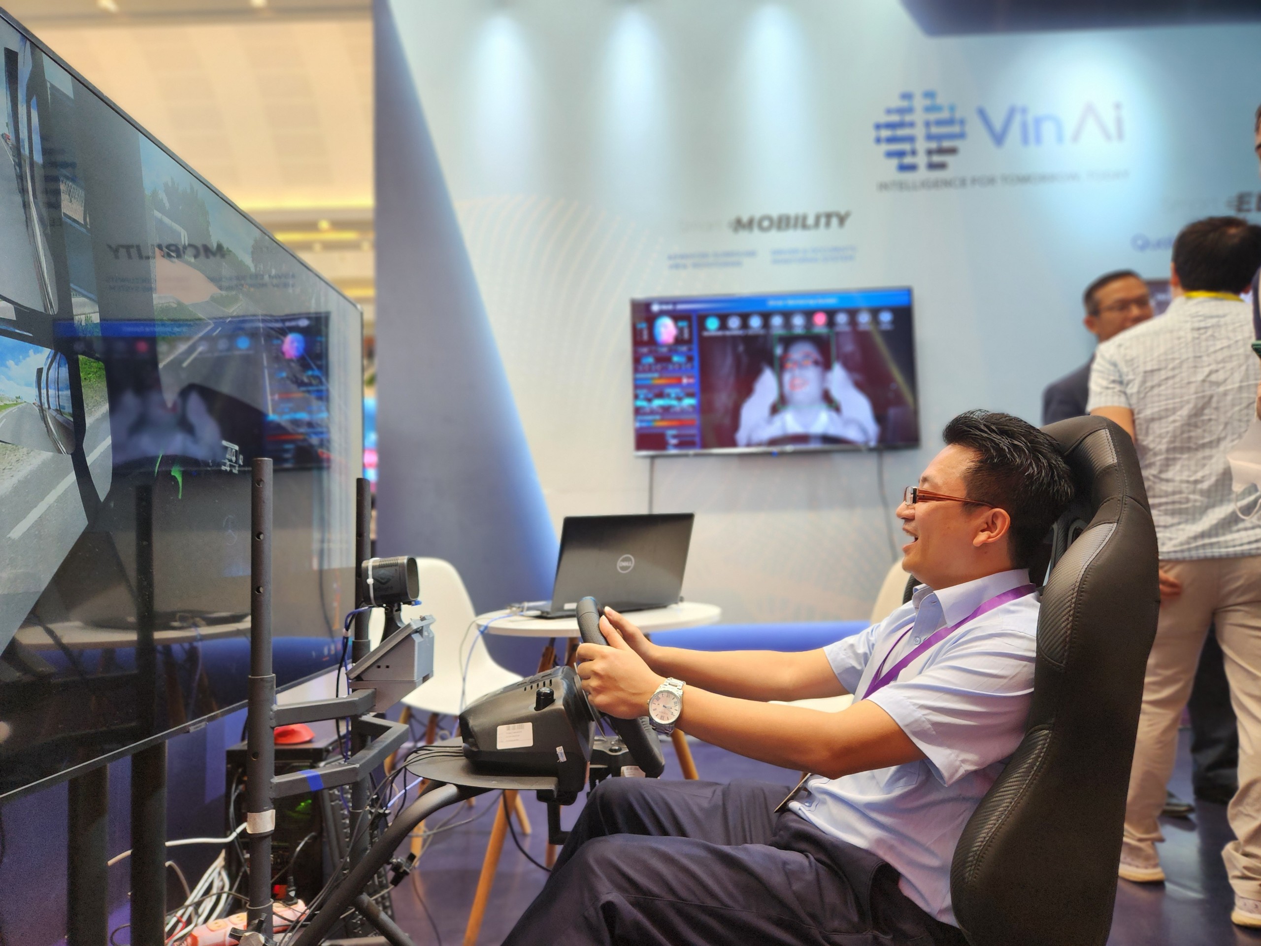 VinAI mang trải nghiệm AI đột phá đến triển lãm Vietnam Industry 4.0 Summit 2023-2