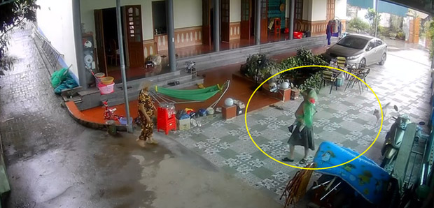 Nghe tiếng trẻ con khóc sau vụ tai nạn, đôi vợ chồng hoảng hốt, lao từ nhà ra đường giúp đỡ-1