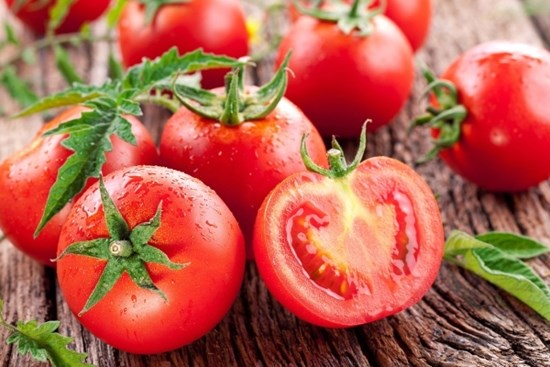 Mua cà chua nên chọn quả có núm 5 cánh hay 6 cánh?