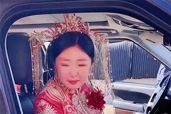 Phát hiện bí mật của chú rể, cô dâu cởi váy cưới bỏ về-4