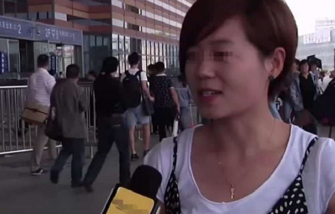 Thấy khách lạ đến nhà chơi, anh chồng liền đưa con gái 5 tuổi đi xét nghiệm ADN và cái kết-2