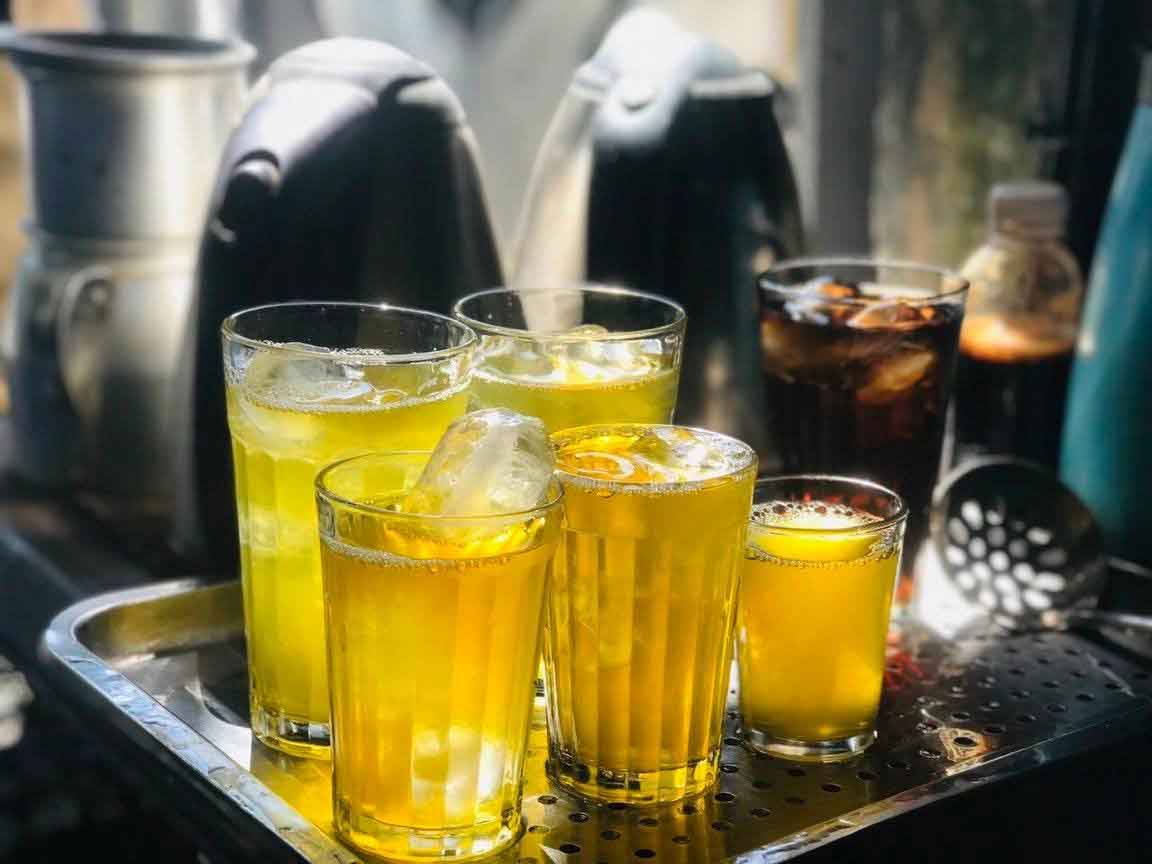 Chủ quán trà múa nước sôi tráng cốc suốt 10 năm nhờ câu nói của vị bác sĩ-4