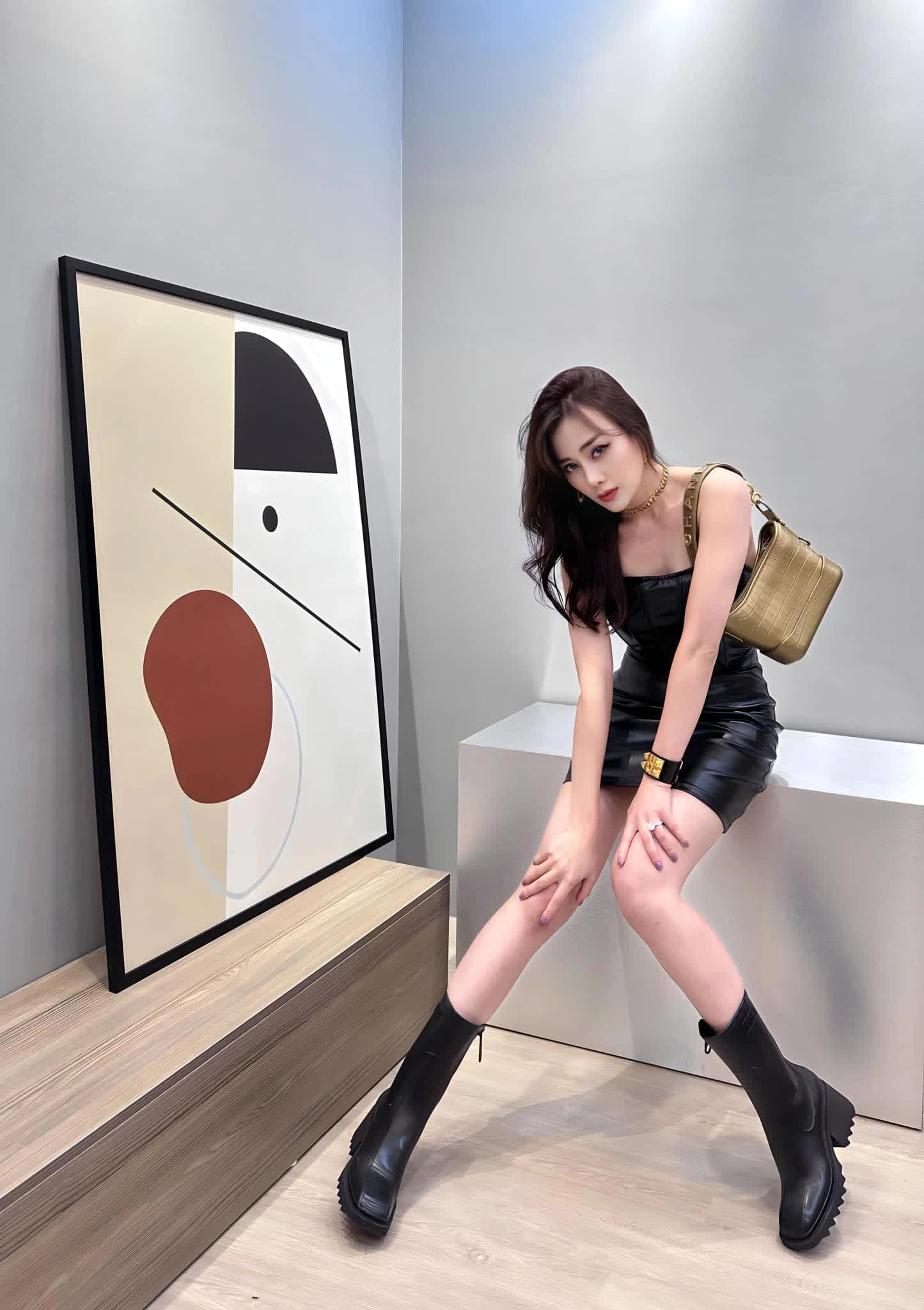 Phương Oanh từng bị chê ngoại hình vì tăng cân, vóc dáng hiện tại thay đổi ra sao mà khiến shark Bình khen nức nở?-5