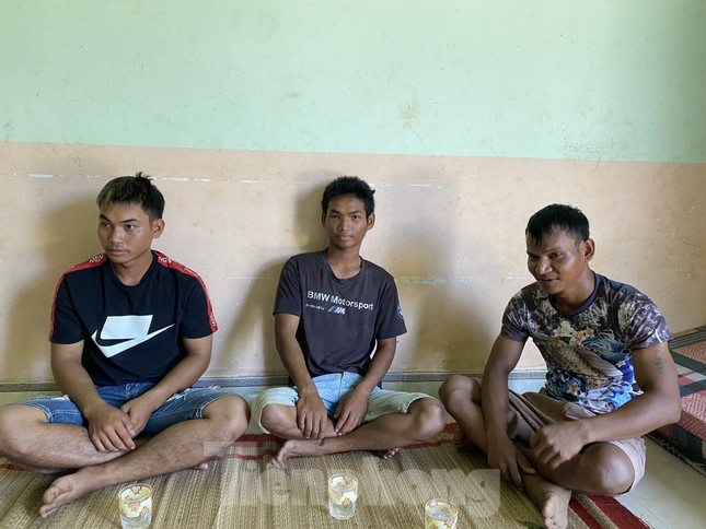 Vụ tấn công UBND xã ở Đắk Lắk: 3 con tin vui mừng khi được giải cứu-1