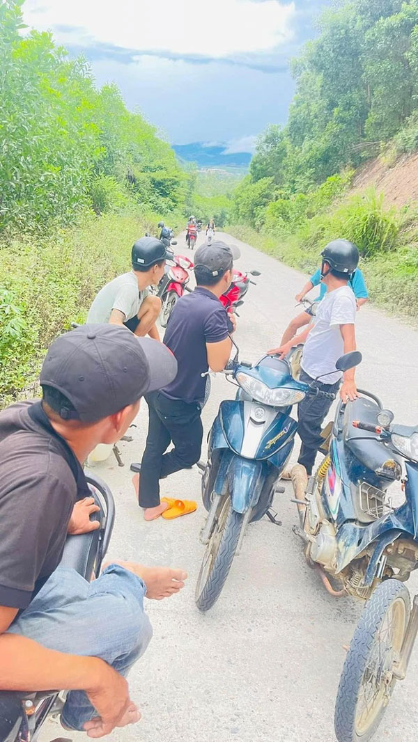 Chồng 30 tuổi treo cổ chết để lại 2 con nhỏ, vợ sắp sinh đôi-1