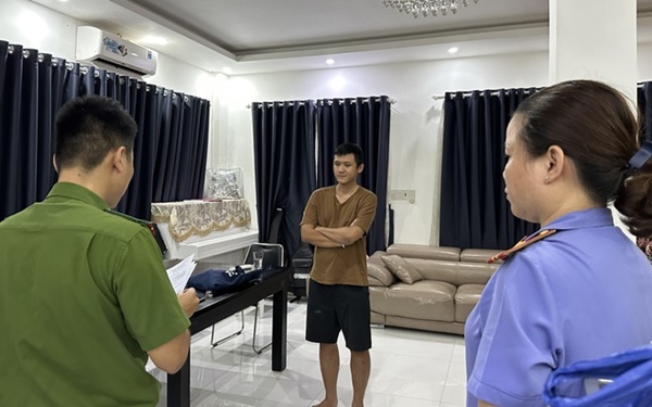 Khởi tố người nước ngoài cầm đầu 3 công ty cho vay lãi nặng ở TP.HCM-2