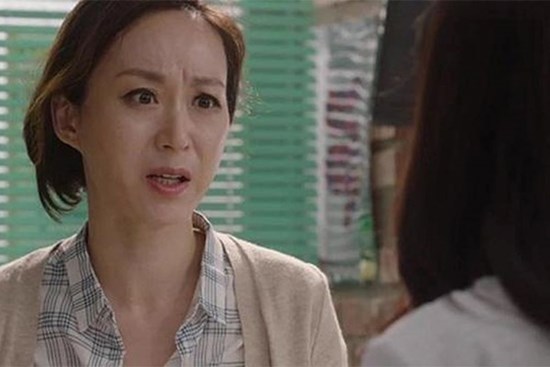 Lên chăm cháu, nghe con dâu nói câu này khiến tôi lập tức bỏ về quê