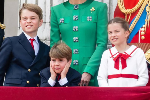 Loạt khoảnh khắc đặc biệt tại Lễ mừng sinh nhật Vua Charles: Cả gia đình tụ họp trên ban công cung điện, Hoàng tử bé Louis gây chú ý-9