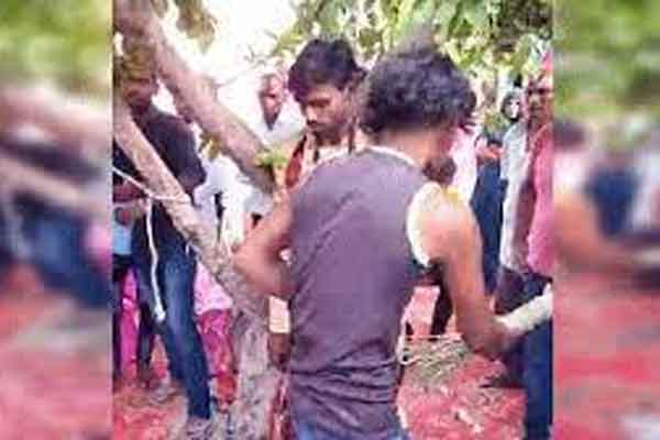 Clip: Xe bán tải vượt đèn đỏ, suýt đâm trúng xe máy ngay ngã tư-1