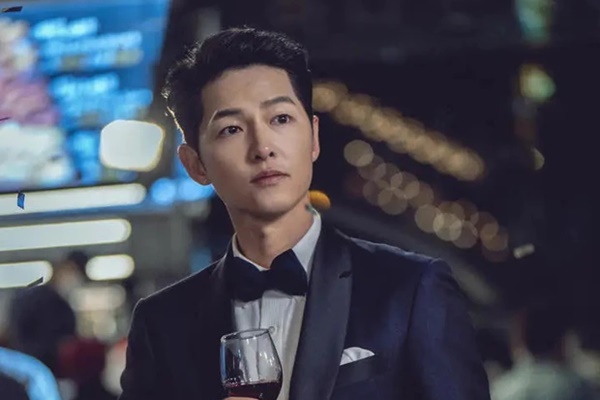Bà xã Song Joong Ki được cưng chiều như bà hoàng sau khi sinh con trai: Chồng tậu nhà khắp thế giới, mua sắm toàn đồ hiệu đắt đỏ-5