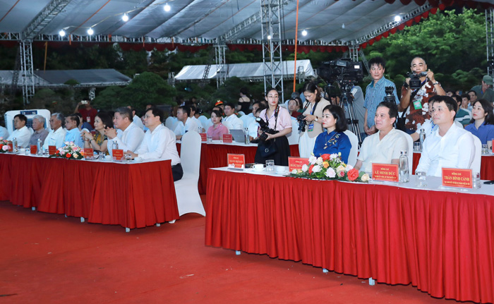 Khai mạc Triển lãm giới thiệu sản phẩm làng nghề, sản phẩm OCOP, sinh vật cảnh huyện Thạch Thất năm 2023-2