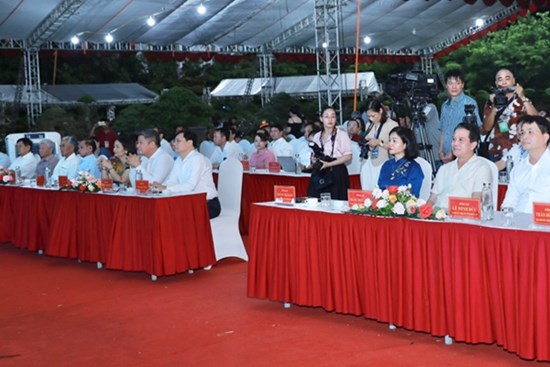 Khai mạc Triển lãm giới thiệu sản phẩm làng nghề, sản phẩm OCOP, sinh vật cảnh huyện Thạch Thất năm 2023