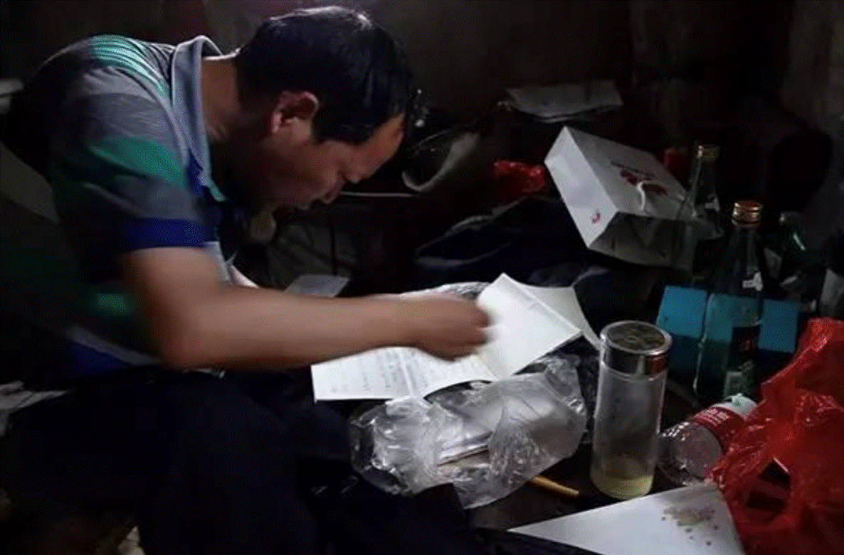 Bi kịch của thủ khoa đại học sống bằng tiền trợ cấp, ăn bám cha mẹ hơn 30 năm-2