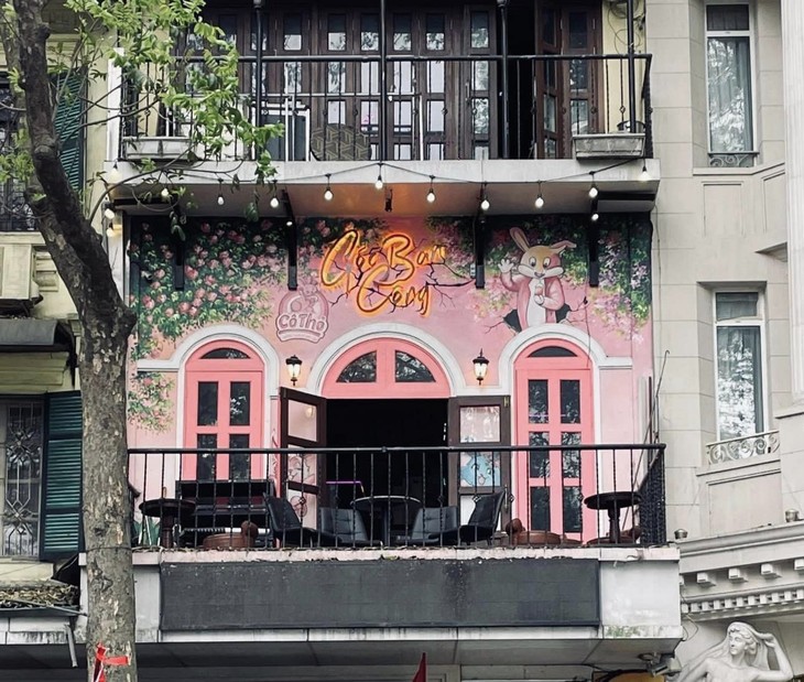 Điều đặc biệt trong căn nhà bạc tỷ giữa phố cổ của nam ca sĩ vừa nhập viện sau 18 ngày ăn chay-4