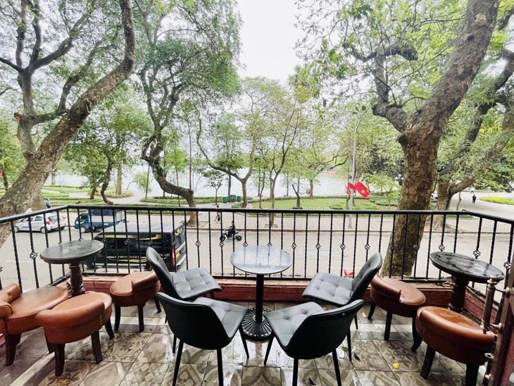 Điều đặc biệt trong căn nhà bạc tỷ giữa phố cổ của nam ca sĩ vừa nhập viện sau 18 ngày ăn chay-5