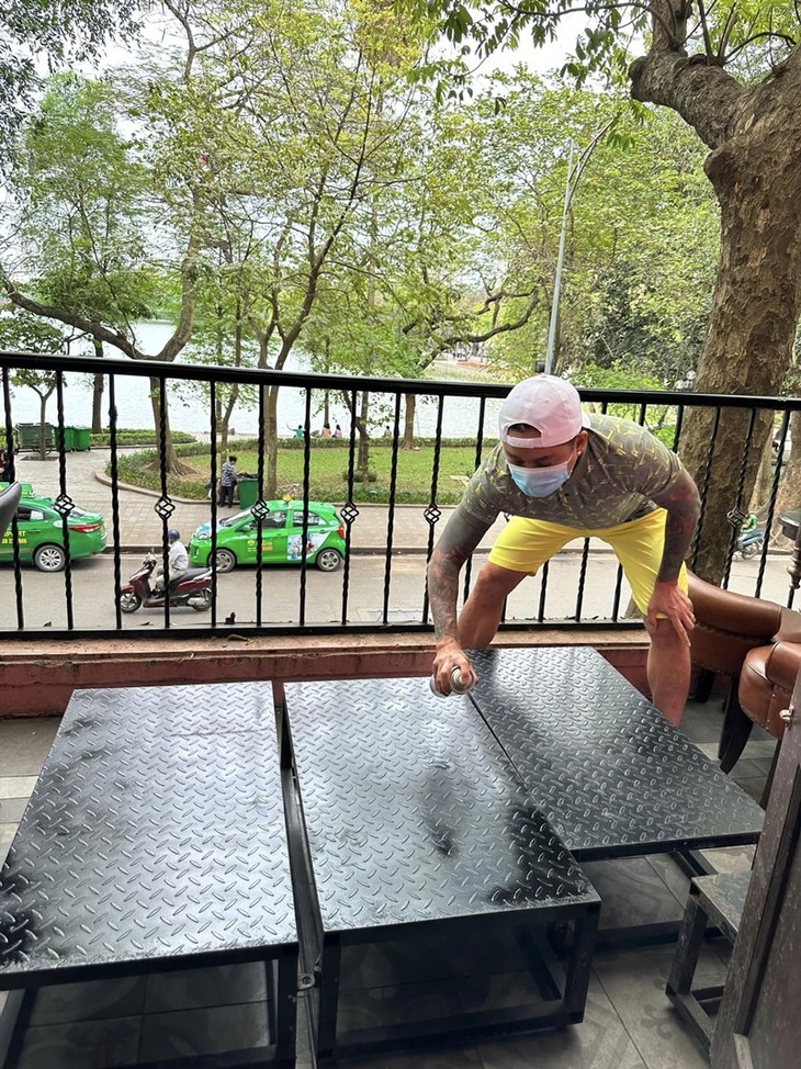 Điều đặc biệt trong căn nhà bạc tỷ giữa phố cổ của nam ca sĩ vừa nhập viện sau 18 ngày ăn chay-9