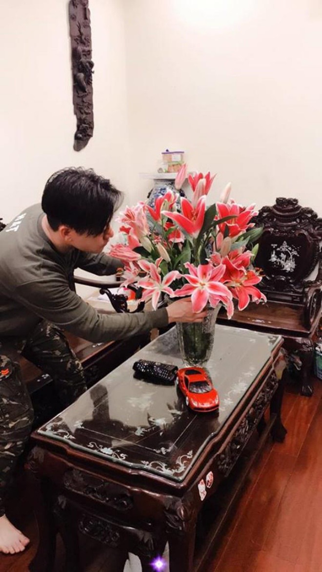 Điều đặc biệt trong căn nhà bạc tỷ giữa phố cổ của nam ca sĩ vừa nhập viện sau 18 ngày ăn chay-14