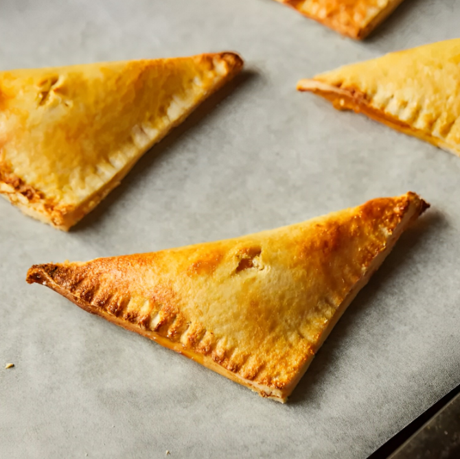 Làm bánh nhân mứt quýt từ bánh mì sandwich đơn giản, ngon miệng-10