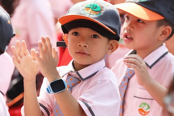 Sau khi bị đánh mắng, nếu con có 3 phản ứng bất thường sau thì cha mẹ phải cẩn thận-2