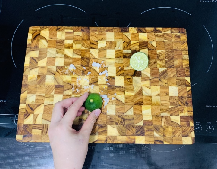 Thớt mới mua về nên làm gì trước khi sử dụng?-1