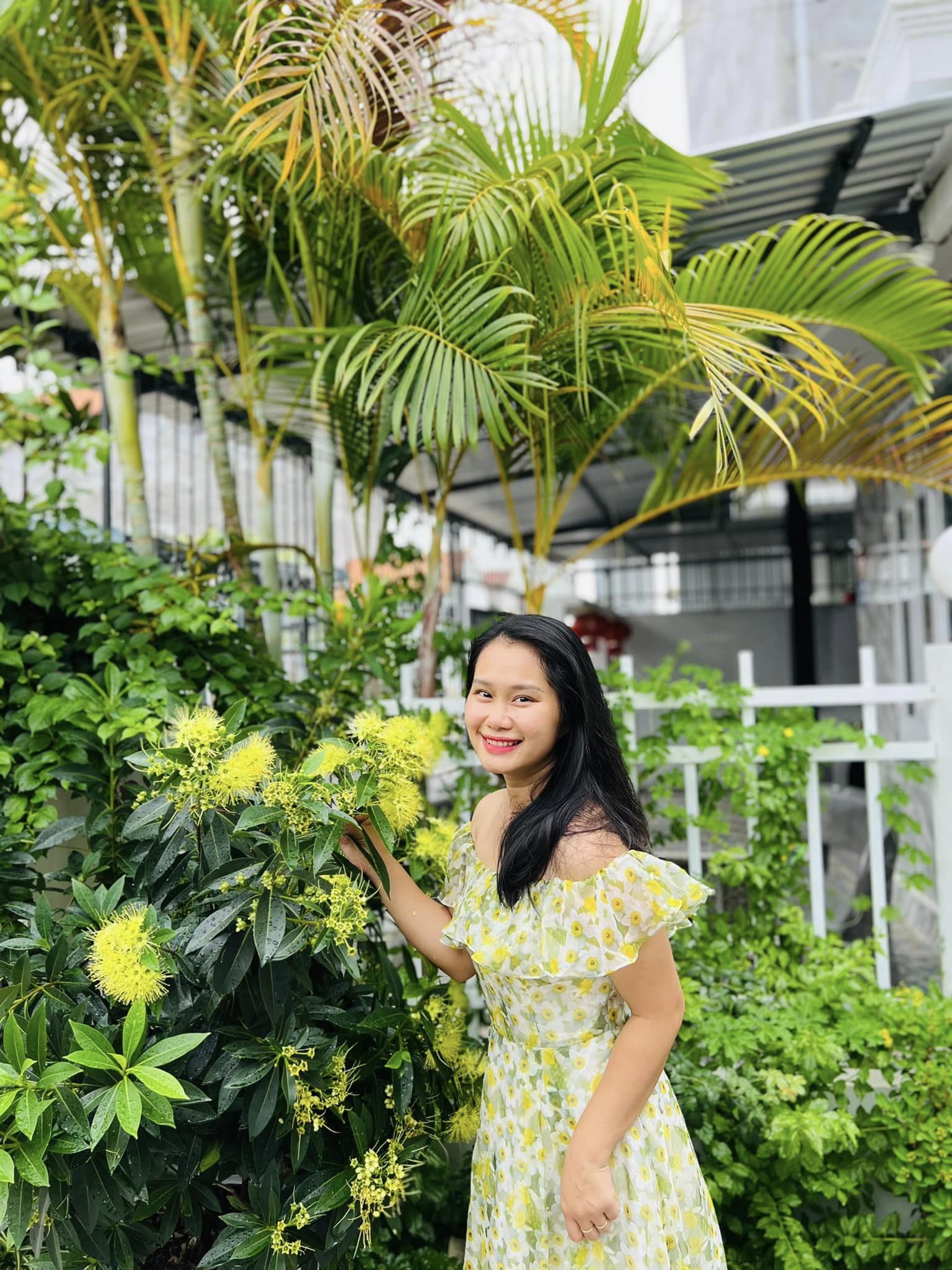 Bỏ phố về biển, bà mẹ 2 con tự thiết kế ngôi nhà nhỏ xinh với khoảng sân đầy nắng và cây xanh-1