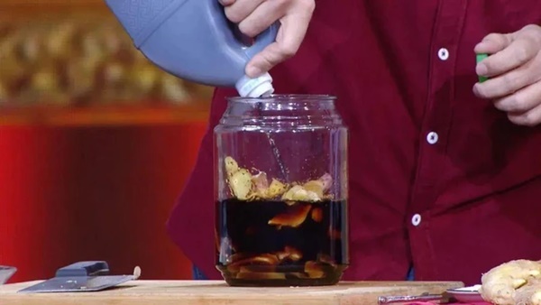 Thầy thuốc sống thọ 103 tuổi sáng nào cũng ăn gừng ngâm với một thứ đặc biệt-2