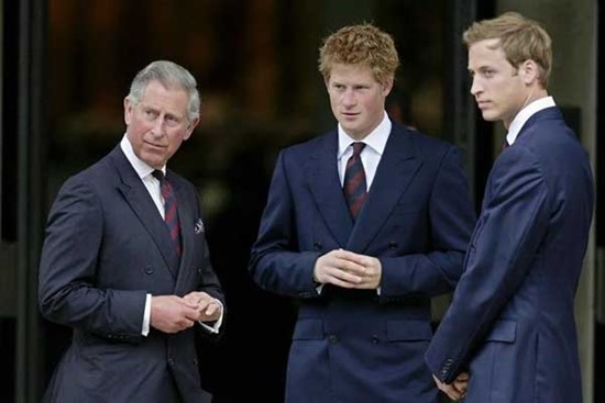 Ẩn ý của Vua Charles khi đăng ảnh Harry