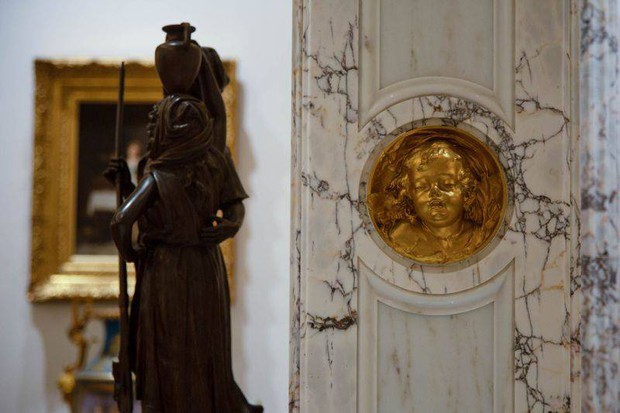 Choáng ngợp với dinh thự trị giá 204 triệu USD, được dát từ 700.000 lá vàng-4