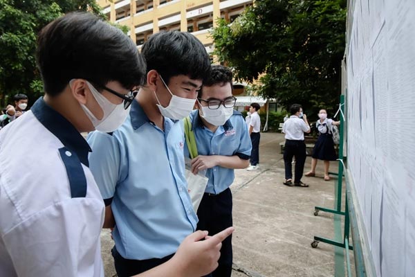 Công bố điểm thi lớp 10 TP.HCM-1