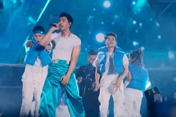 HIEUTHUHAI bị chỉ trích lố bịch vì lạm dụng vũ đạo nhạy cảm-1