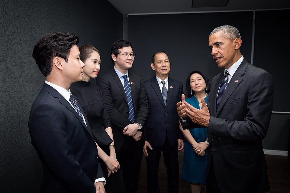 Hoa hậu Việt nhà nghèo lấy CEO nghìn tỷ, từng được Tổng thống thống Obama ghé thăm giờ sống trong cơ ngơi ra sao?-1