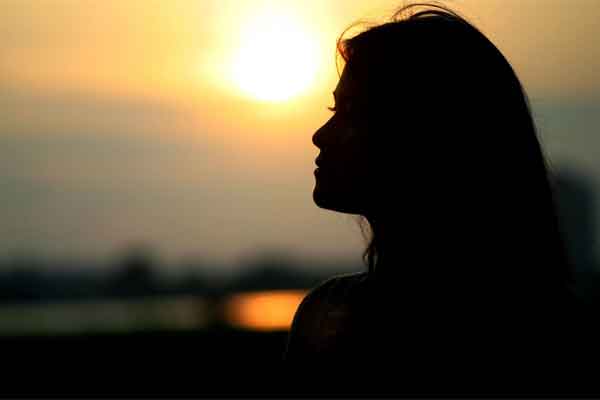 Bố giao hết tài sản cho con út, nhưng bị mẹ kế phản đối-1