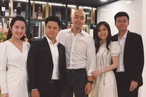 Hiếm lắm mới thấy TGĐ Phan Thành xuất hiện, khoe luôn quý tử đã ra dáng thế này rồi!-6