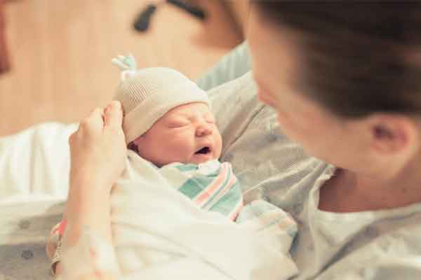 Sau lần mẹ chồng nhập viện, tôi không dám giữ tiền lương của chồng nữa-2